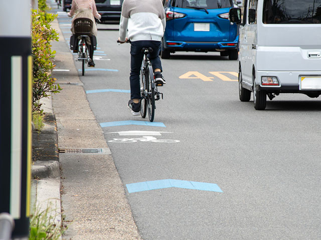 自転車横断帯手前30メートルでの追い越し禁止
